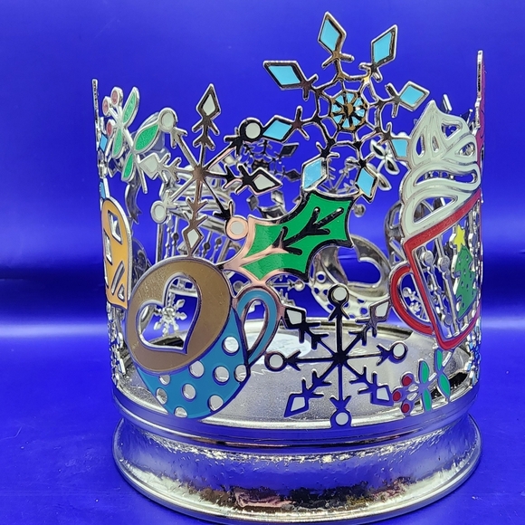 Bath & Body Works Holiday Tea Party Winter Snowflakes 3 Wick Candle Holder - Picture 2 of 5